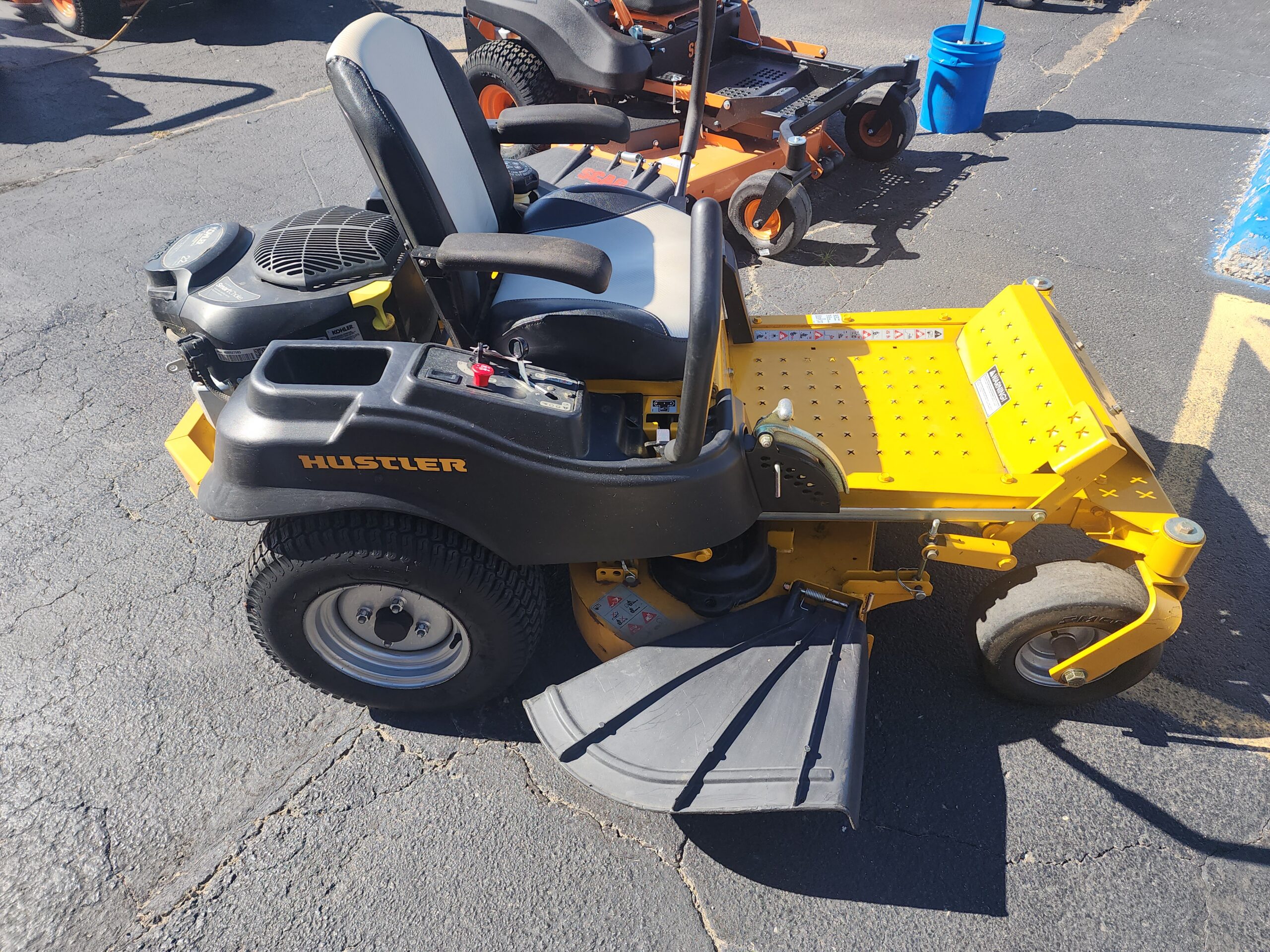 Hustler Raptor SD 42″ photo.